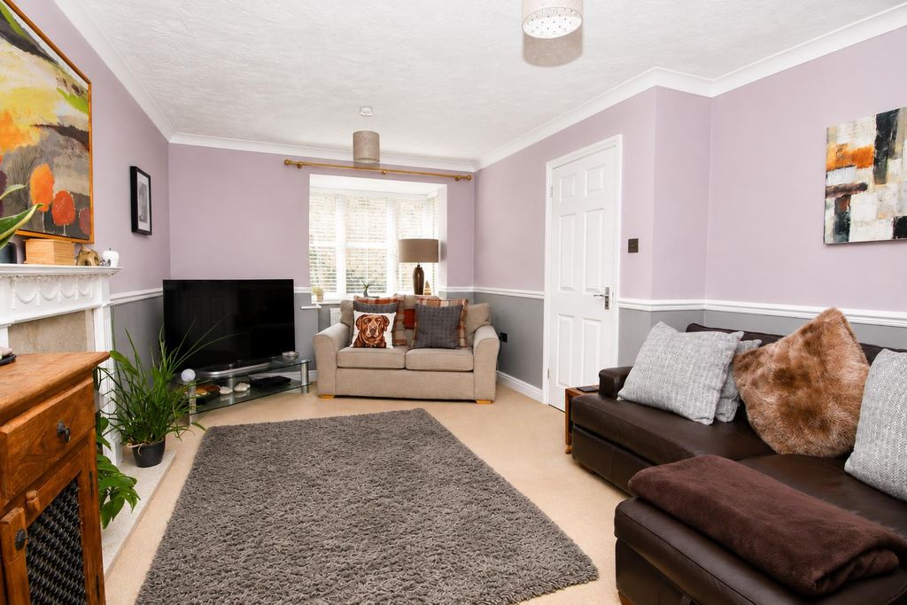 Property photo 2 of 19 c857Eb25-1821-4d6E-9982-5417E4ce4272.Png