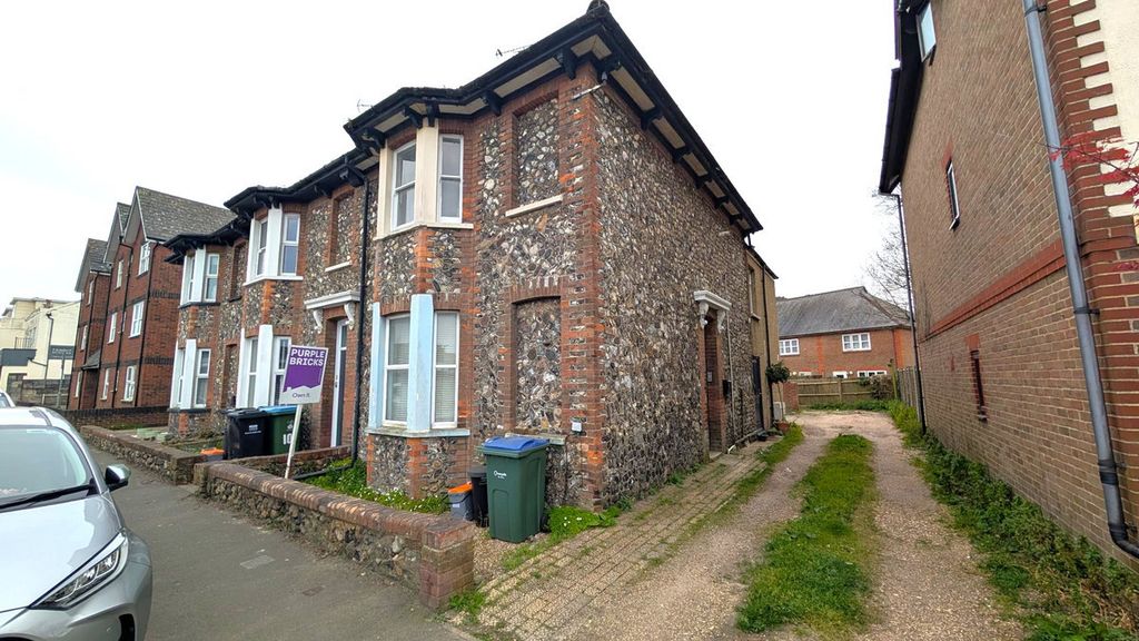Property photo 1 of 7