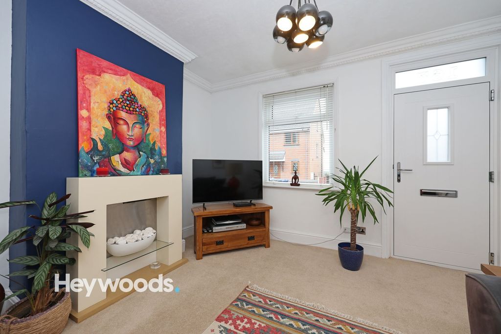 Property photo 3 of 33