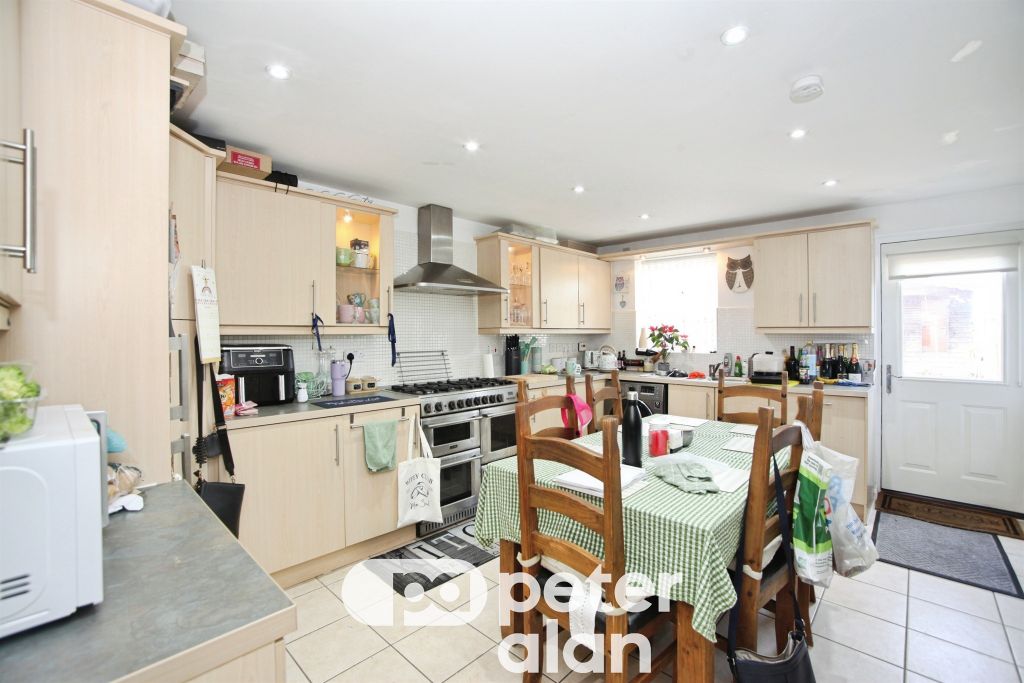 Property photo 2 of 25