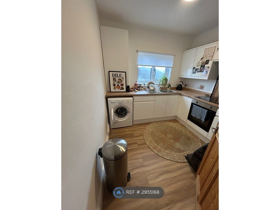 Property photo 3 of 24 Kitchen
