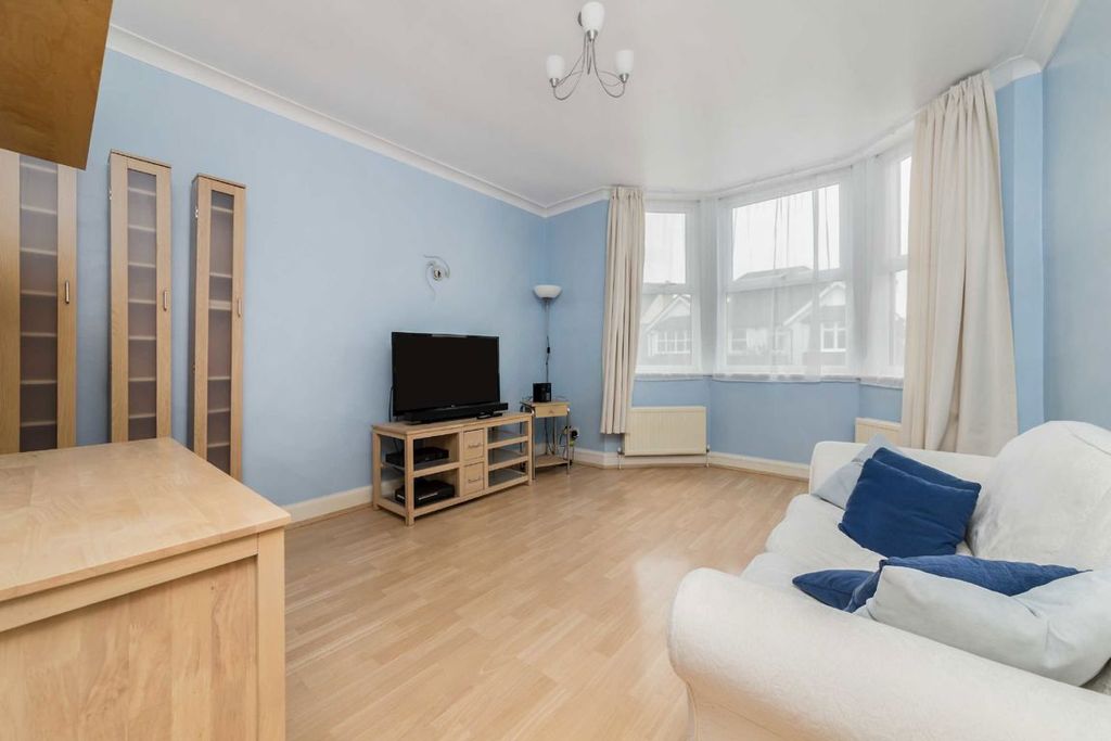 Property photo 2 of 5