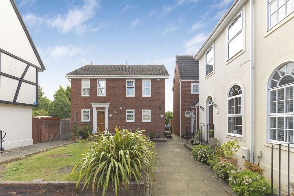 Property photo 1 of 7
