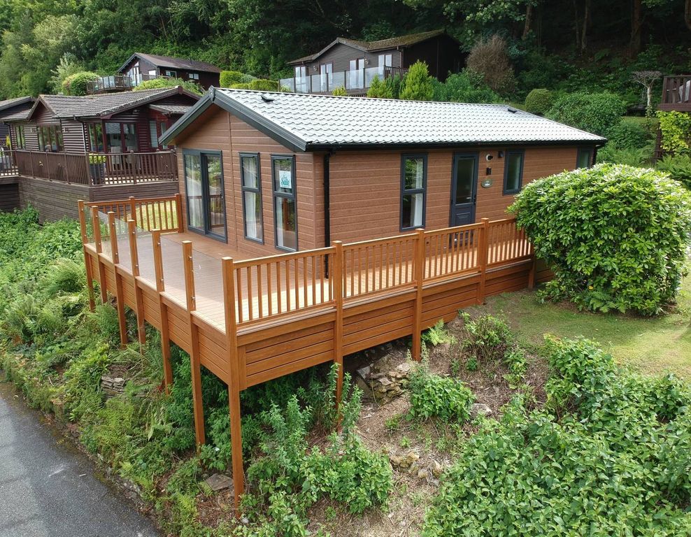 Property photo 2 of 24