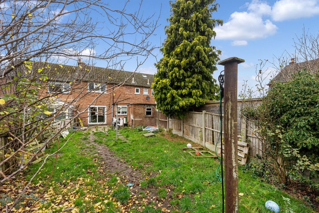 Property photo 2 of 12