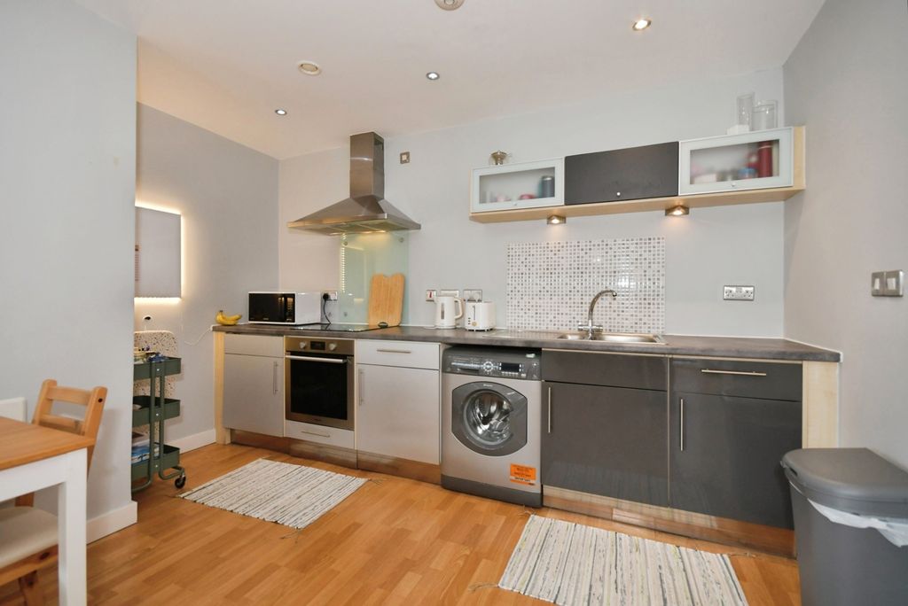 Property photo 3 of 14 Kitchen