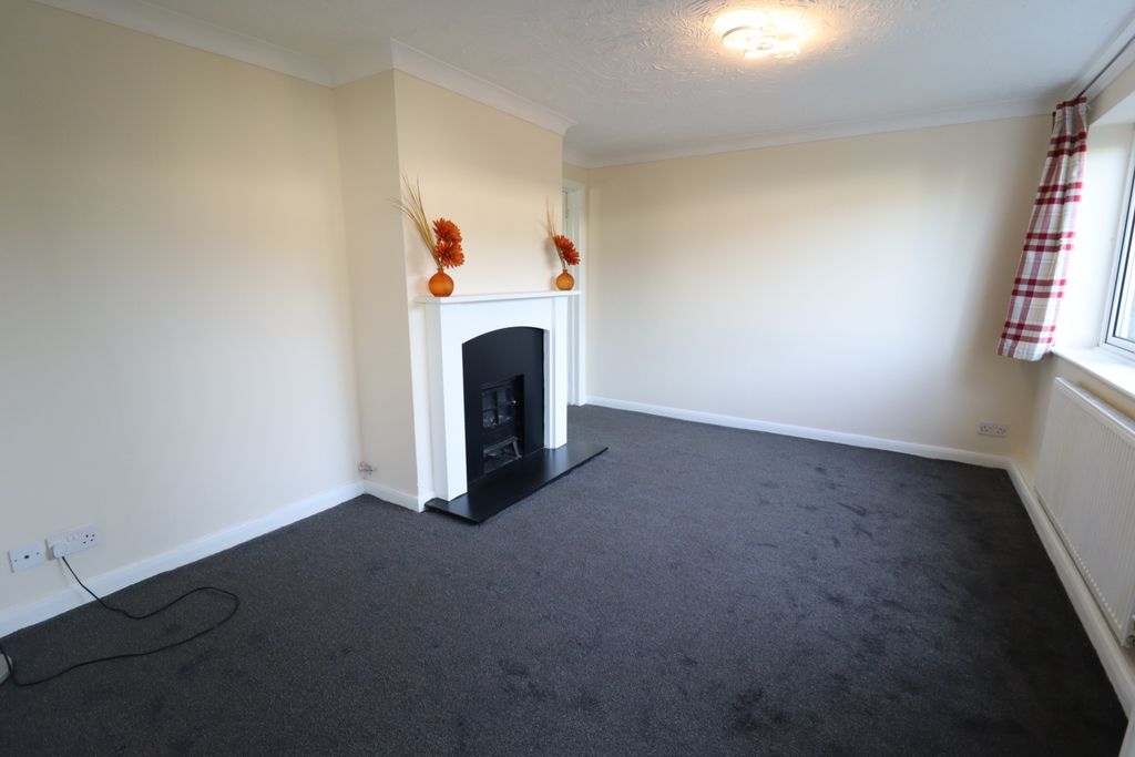 Property photo 3 of 11 8 Lancaster Gate Lounge