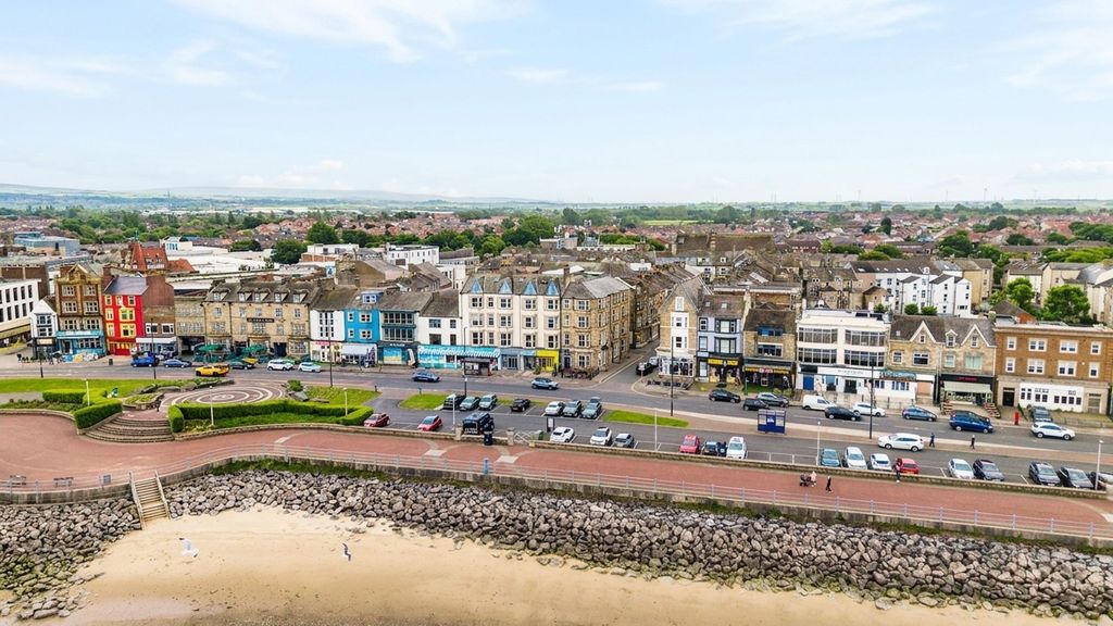 Property photo 3 of 19 Welcome To Marine Road Central