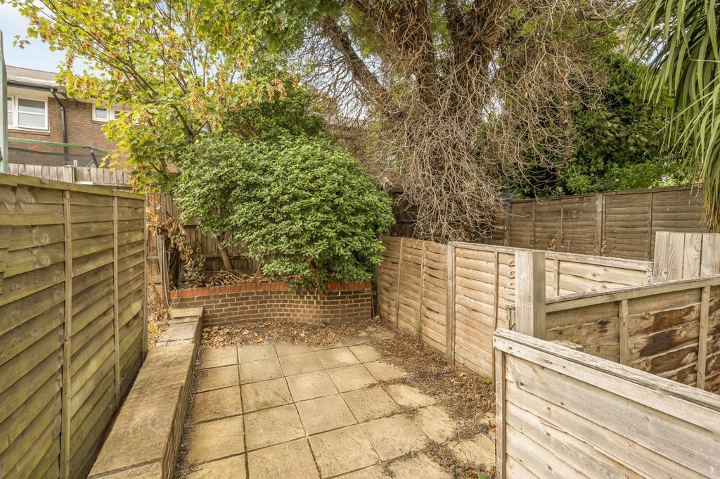 Property photo 2 of 16