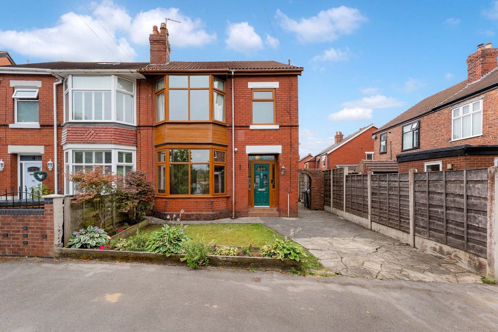 Property photo 3 of 32