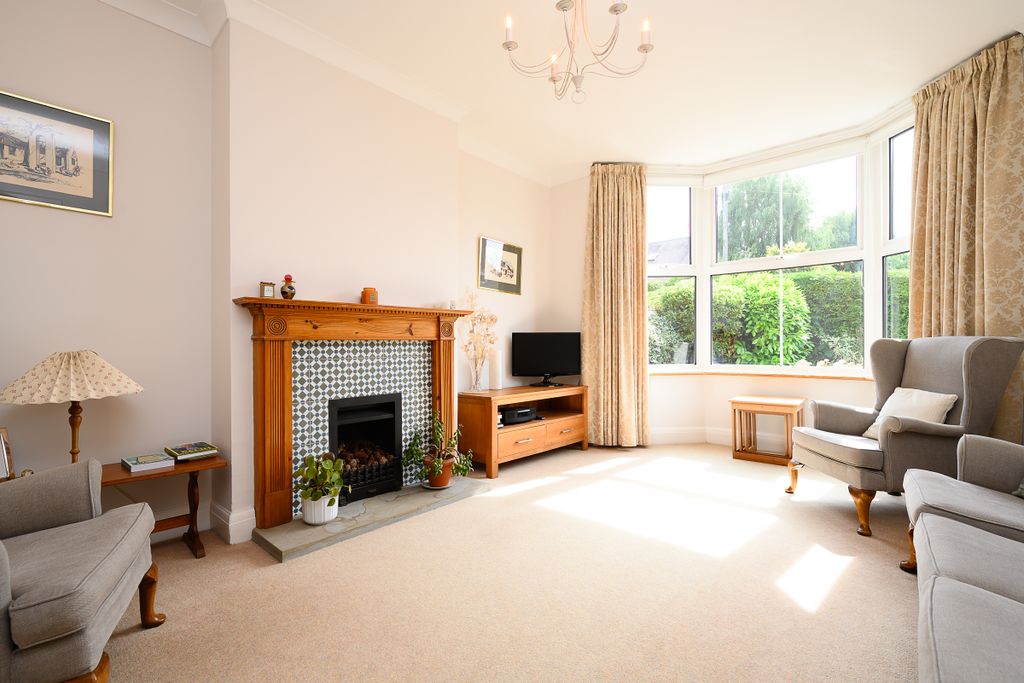 Property photo 2 of 16 Sussex Avenue-20