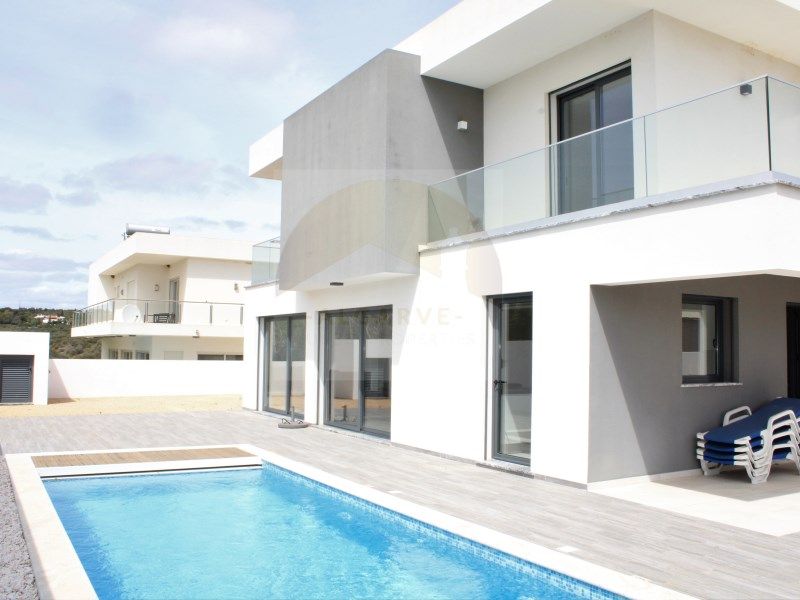 Property photo 1 of 28