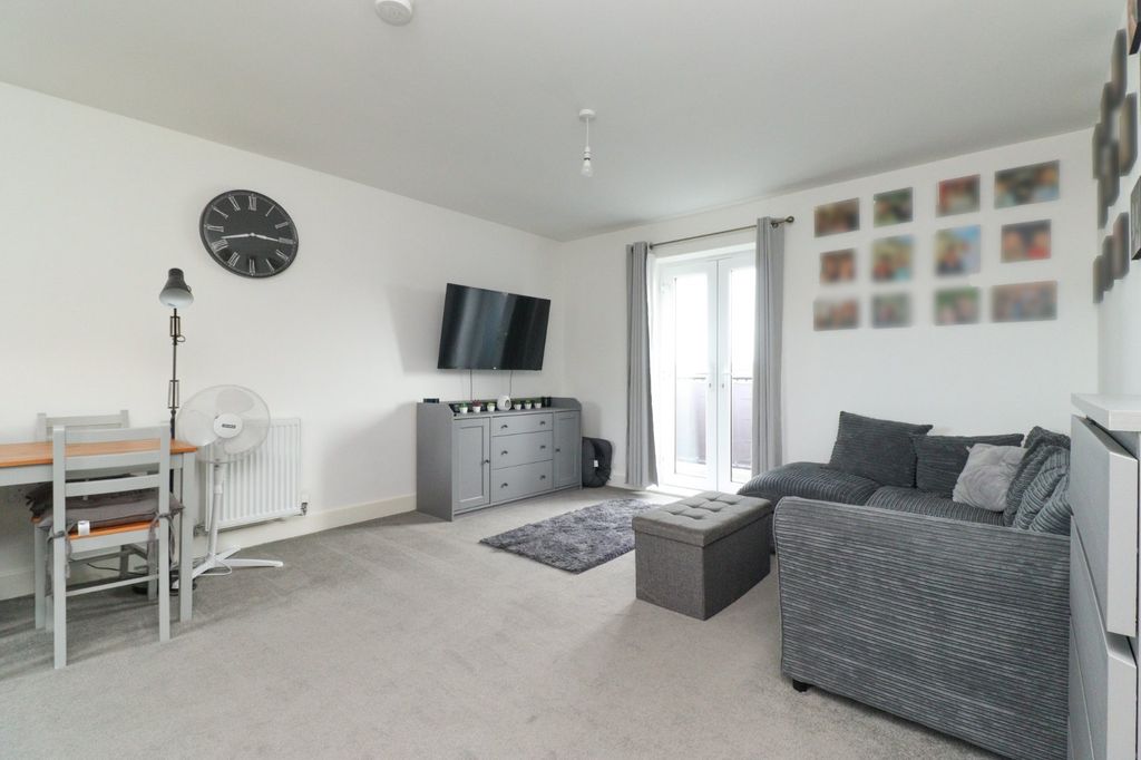 Property photo 3 of 10 Picture 3