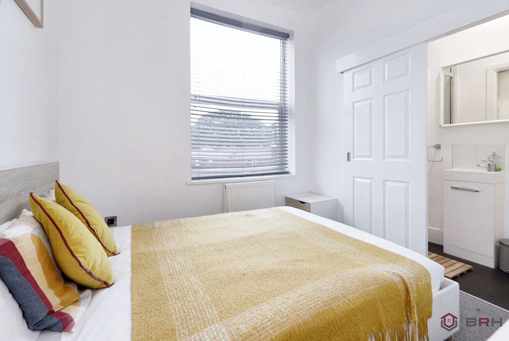 Property photo 1 of 30