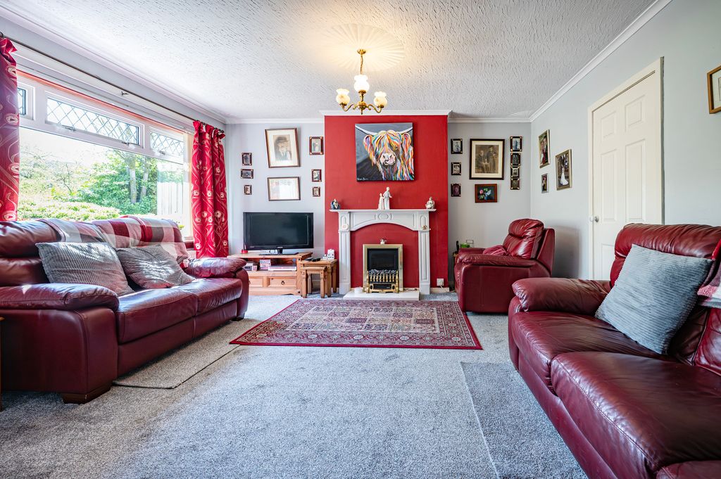 Property photo 2 of 41