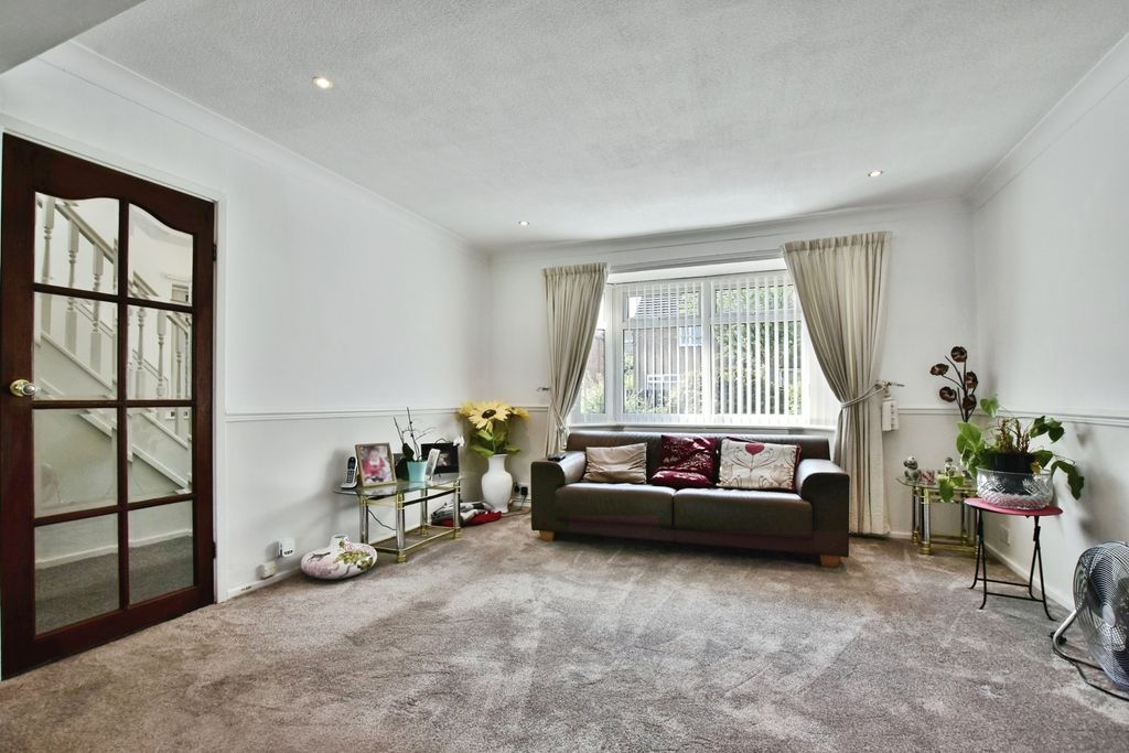 Property photo 3 of 24 Pbox-Img.Jpg