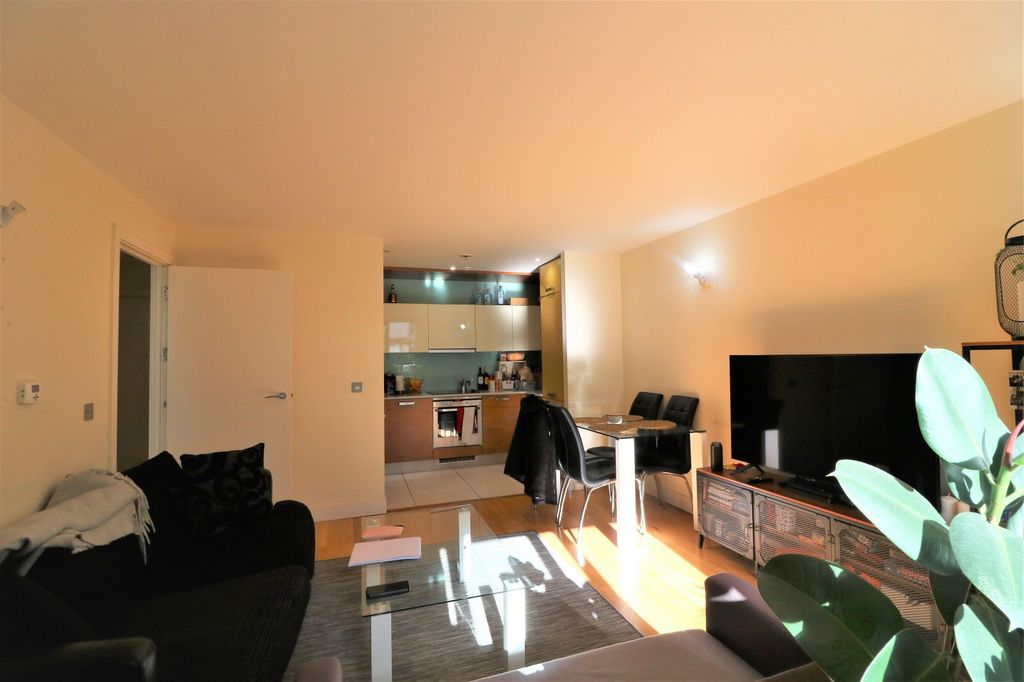 Property photo 3 of 18 Internal