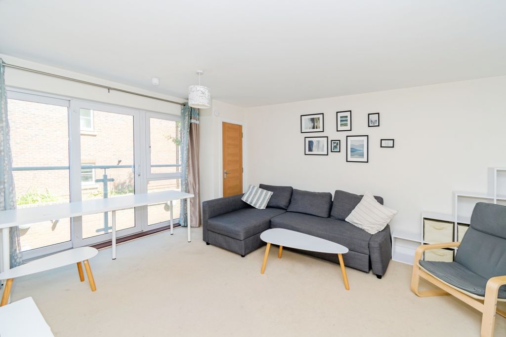 Property photo 3 of 8