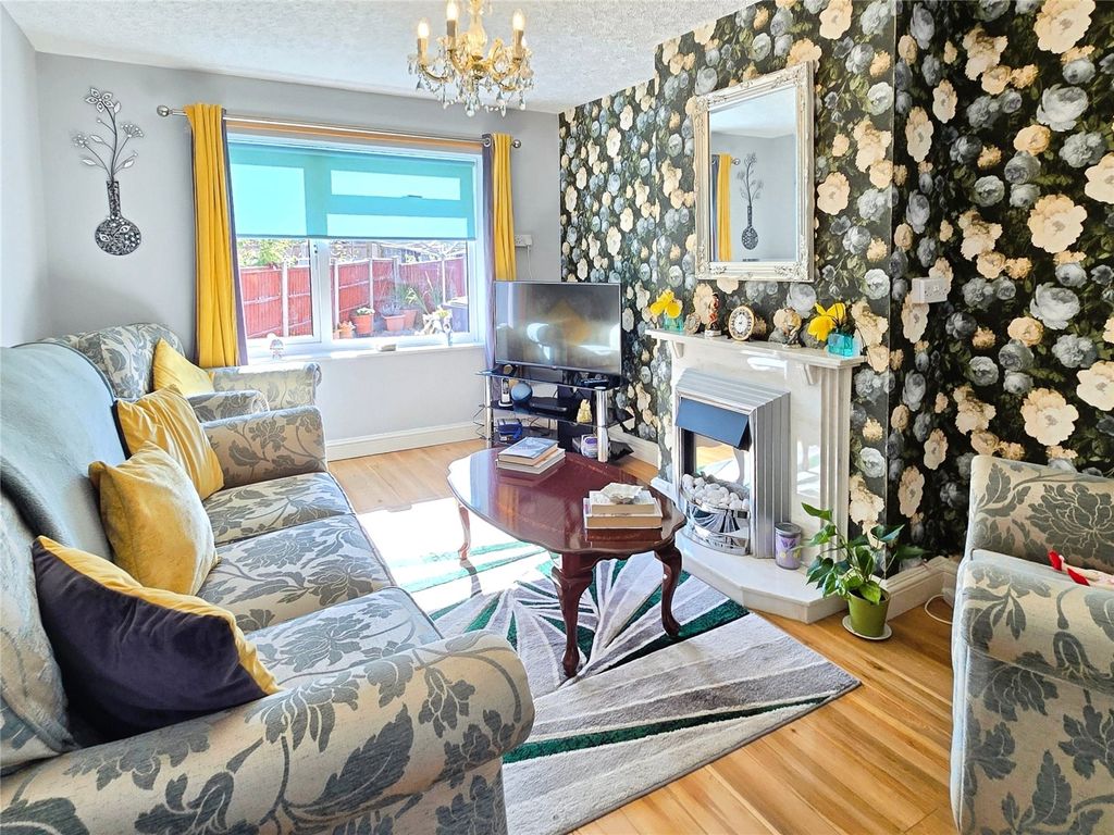 Property photo 2 of 18 Living Room