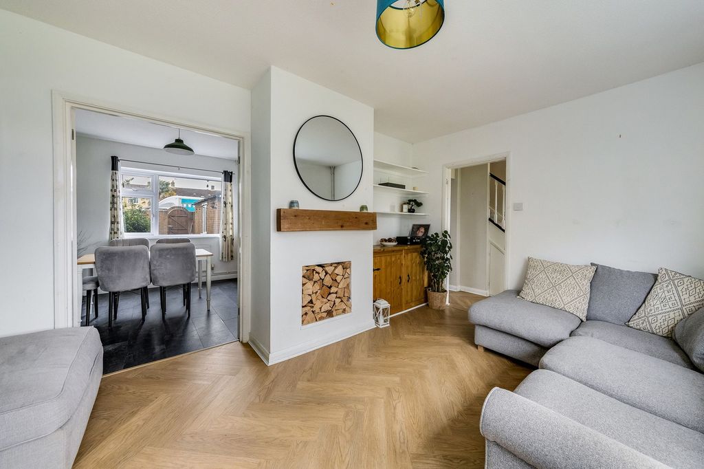 Property photo 2 of 20