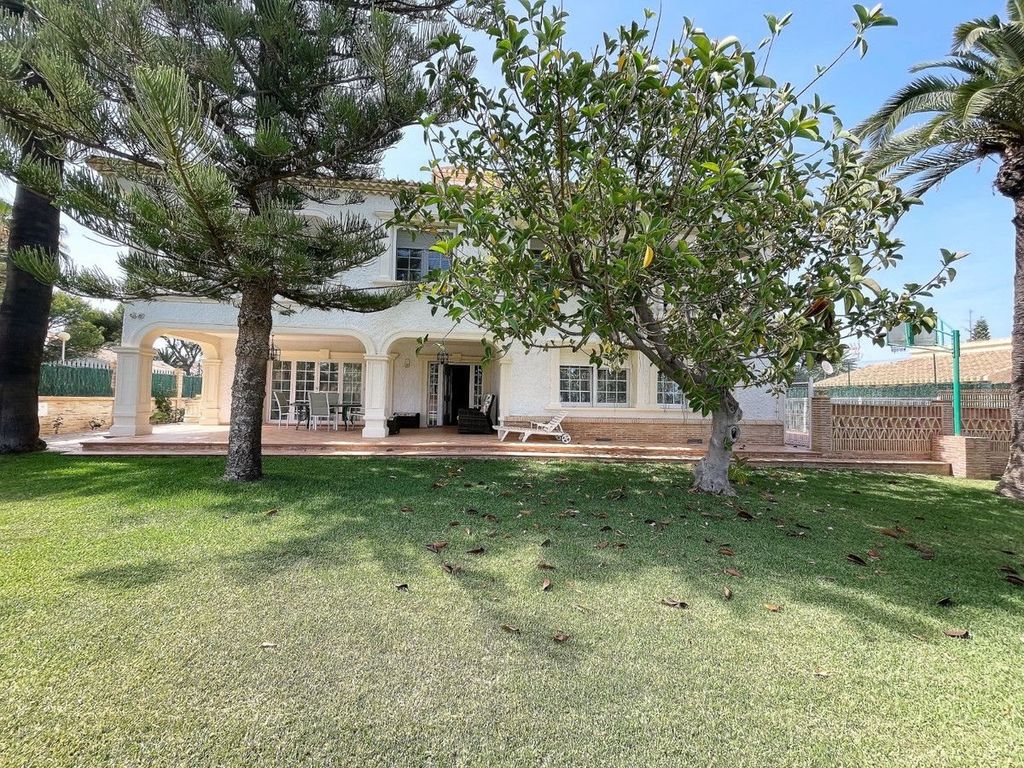 Property photo 1 of 50