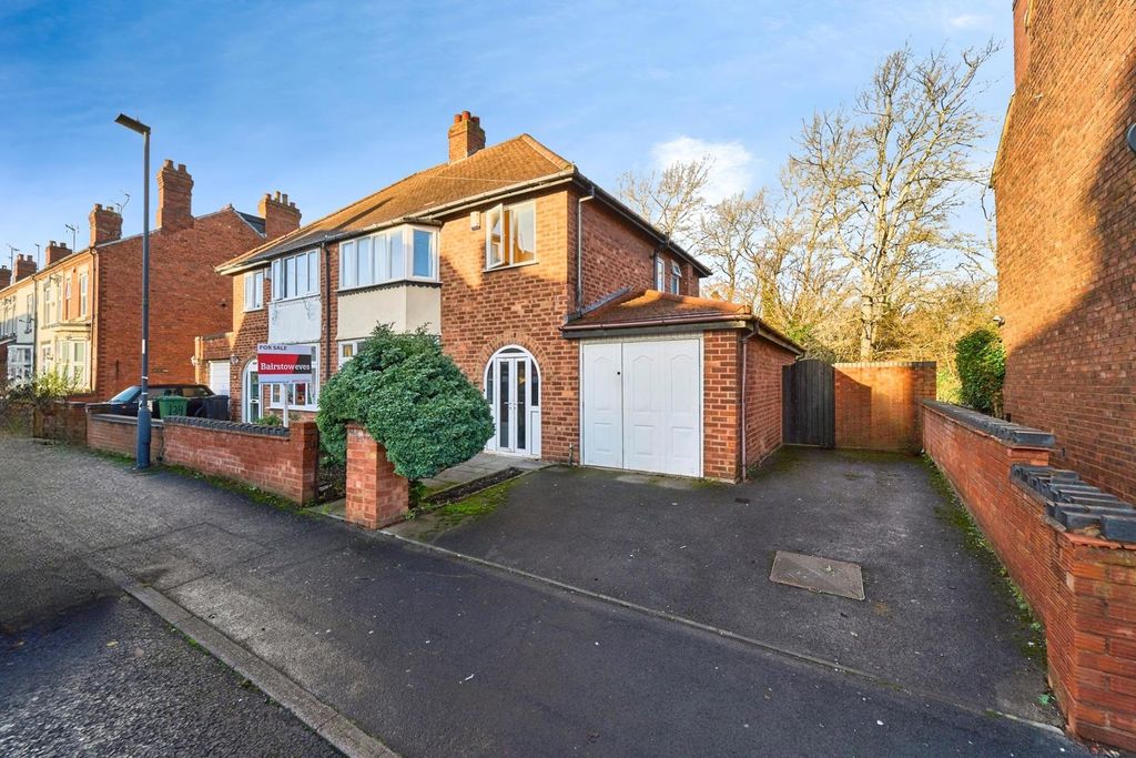 Property photo 1 of 20 Pbox-Img.Jpg