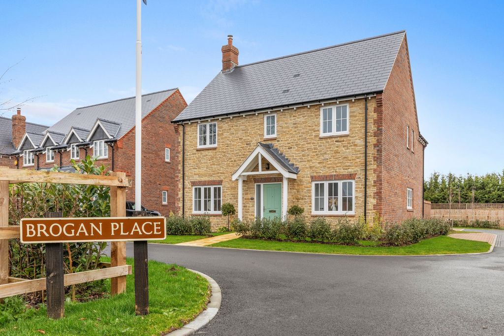 Property photo 1 of 12