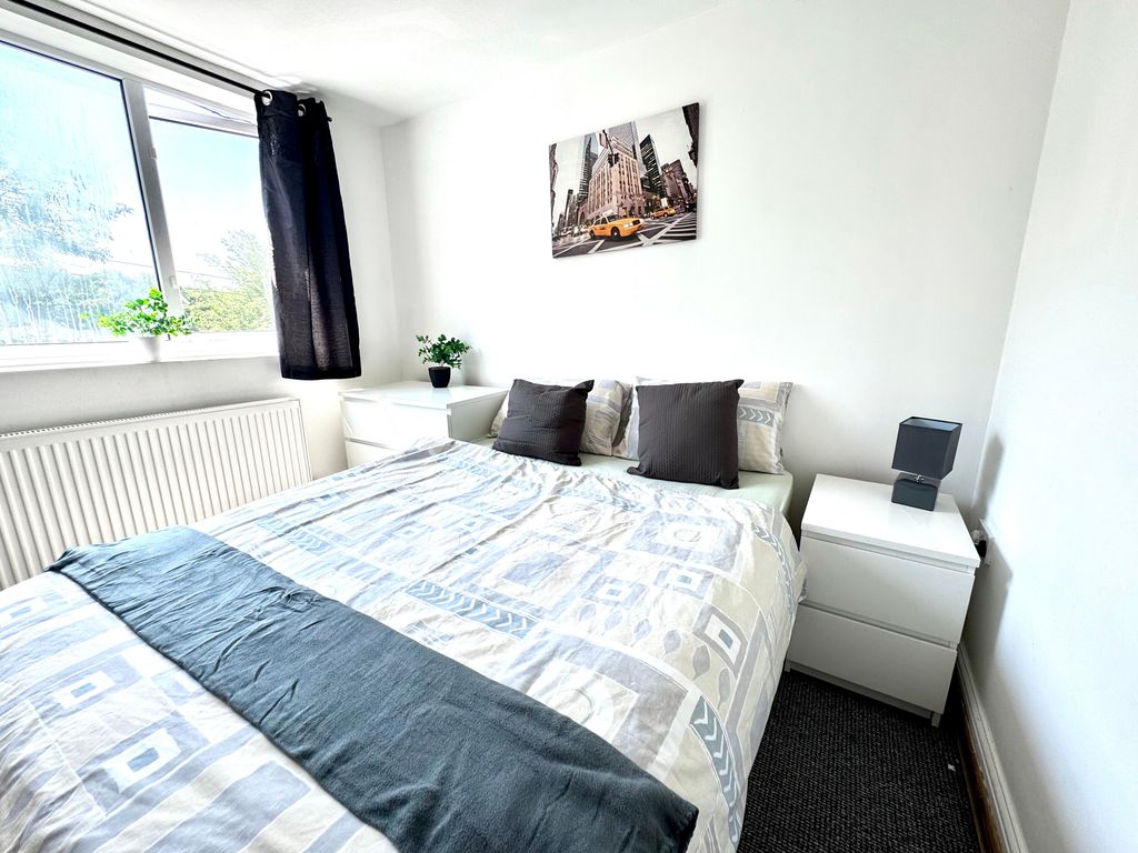 Property photo 3 of 3