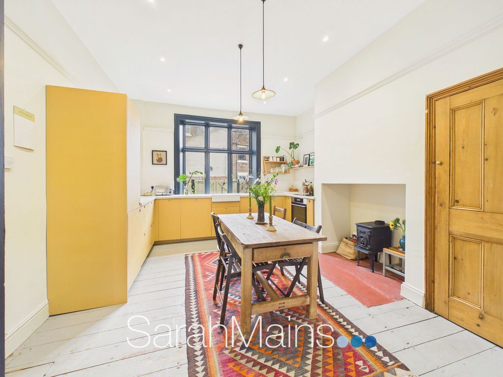 Property photo 3 of 16 Dining Kitchen