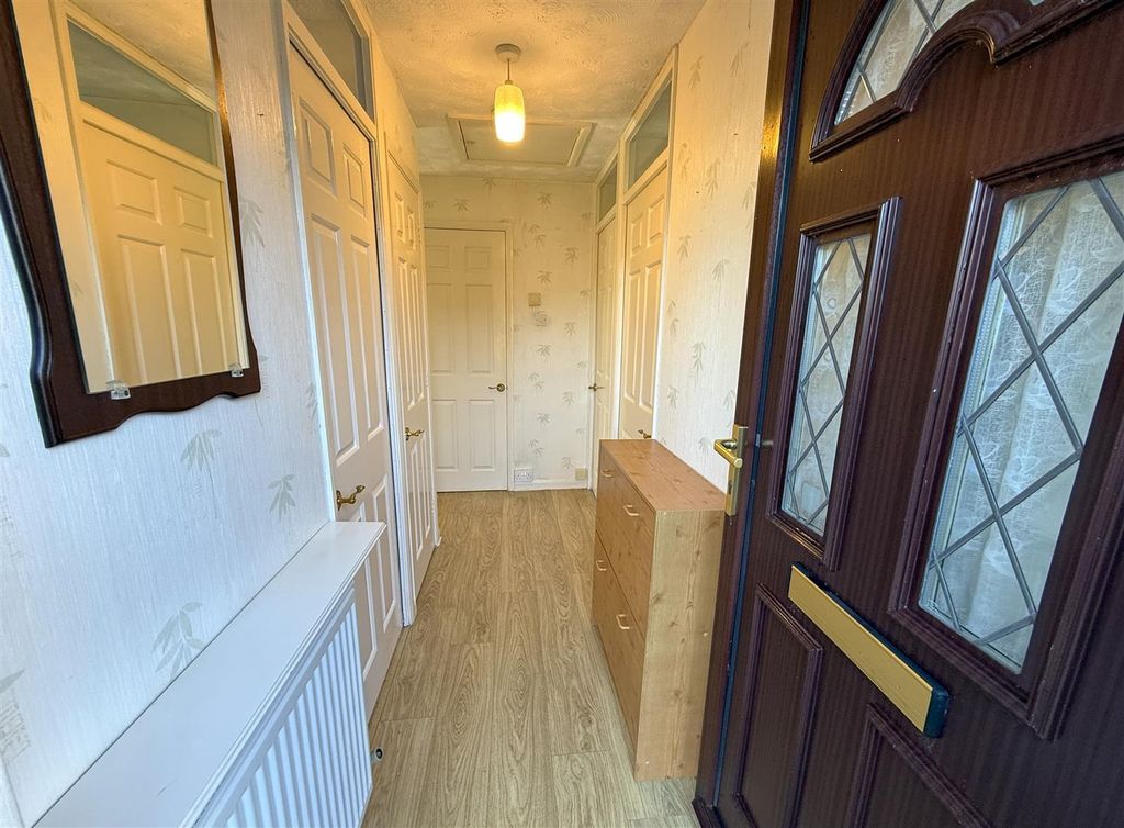 Property photo 3 of 16 Entrance Hall.Jpg