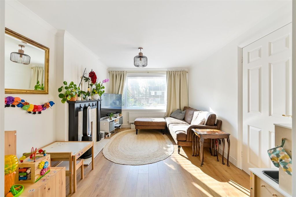 Property photo 2 of 18