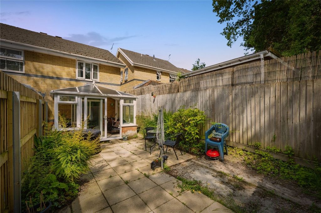 Property photo 2 of 18 Picture No. 24