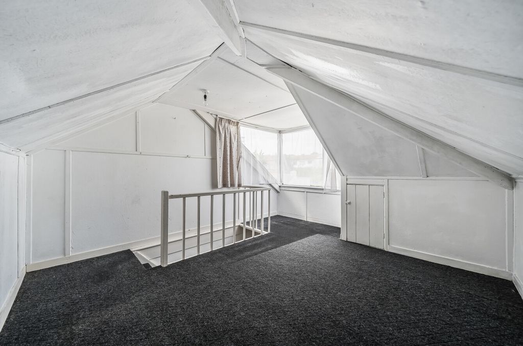 Property photo 3 of 19 1334263-6-689361B...