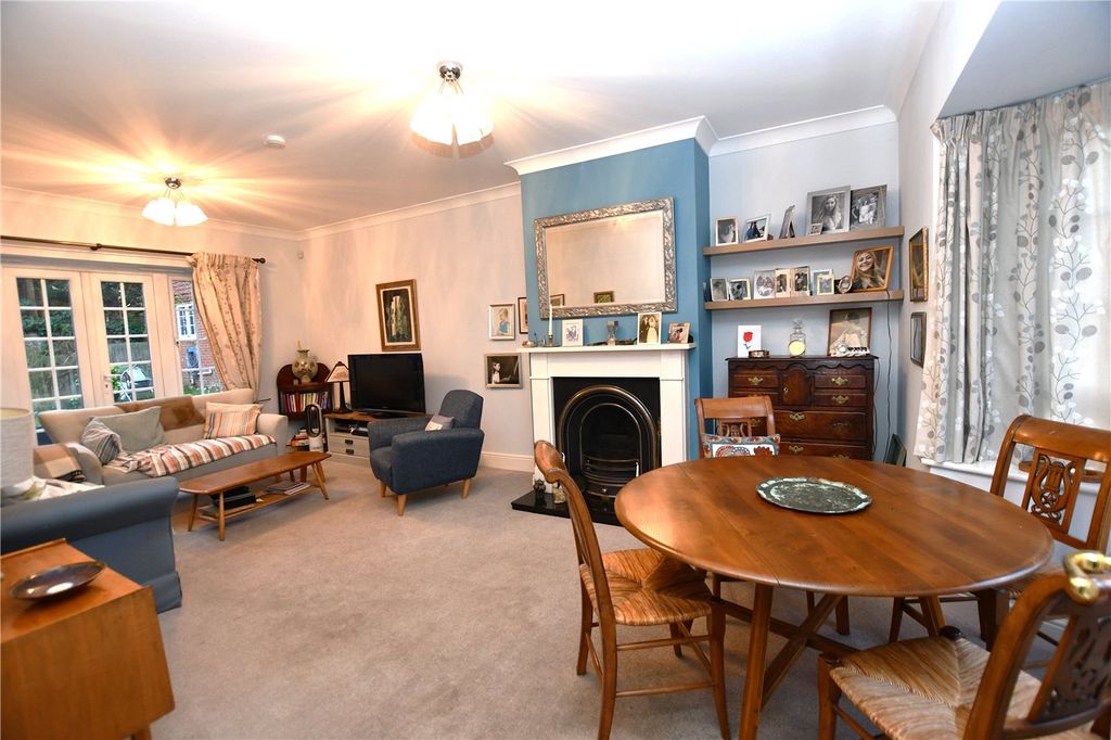 Property photo 2 of 11 Picture No. 18