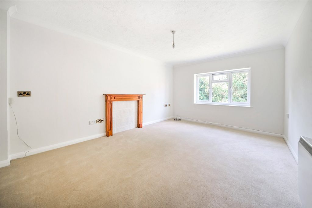 Property photo 2 of 11 Picture No. 17