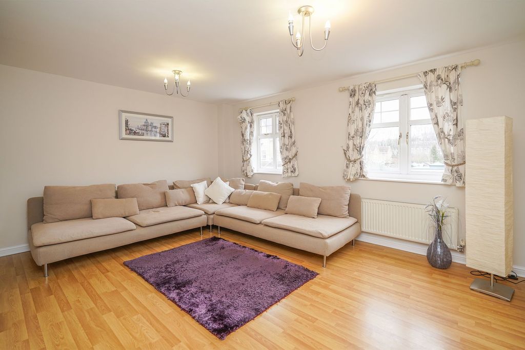 Property photo 2 of 14