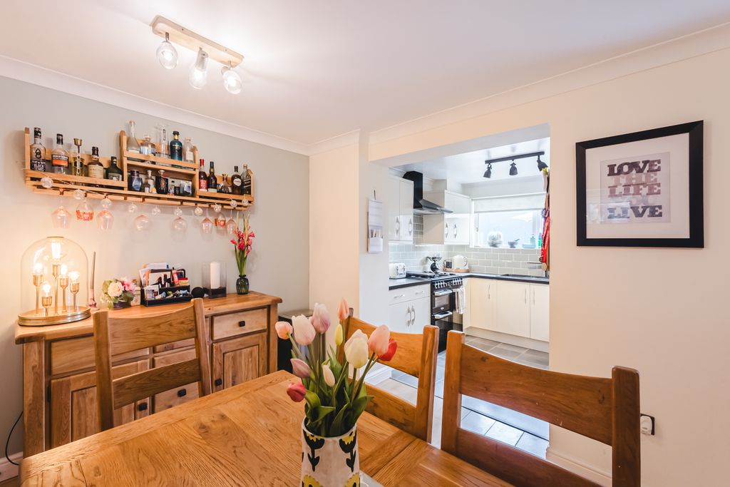 Property photo 2 of 30 250728W021
