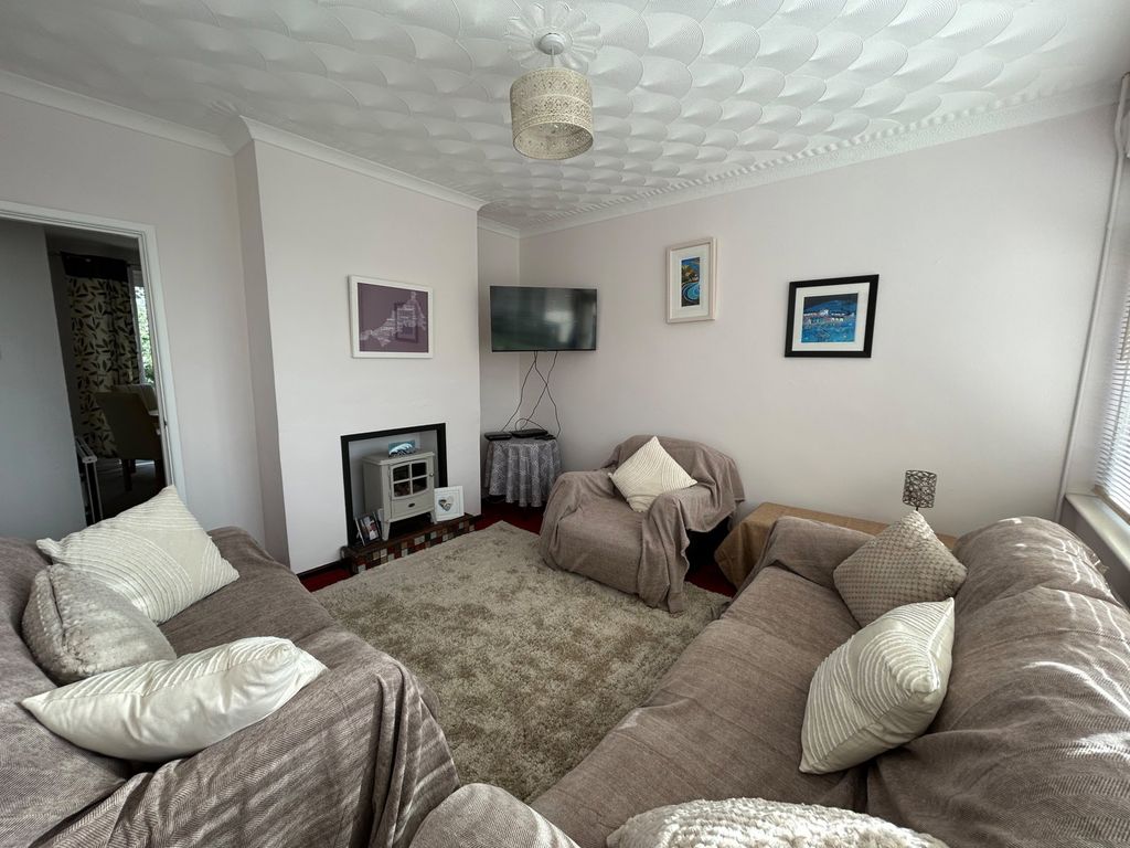 Property photo 2 of 26
