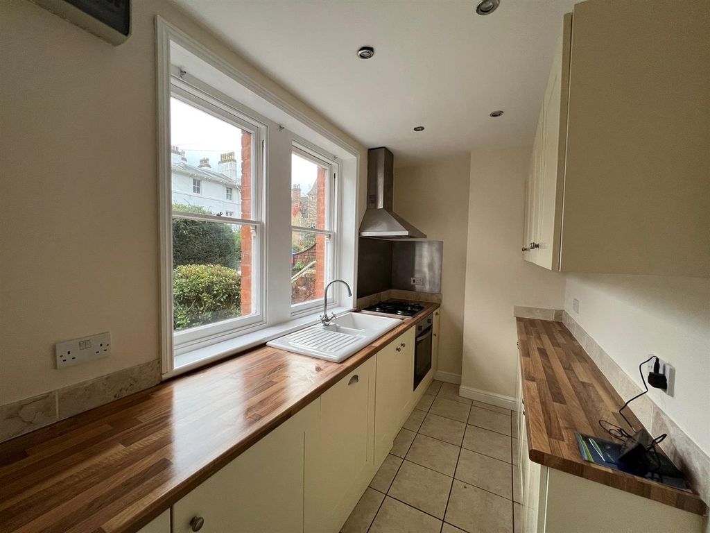 Property photo 2 of 6 32A Abbey Road Kitchen.Jpg