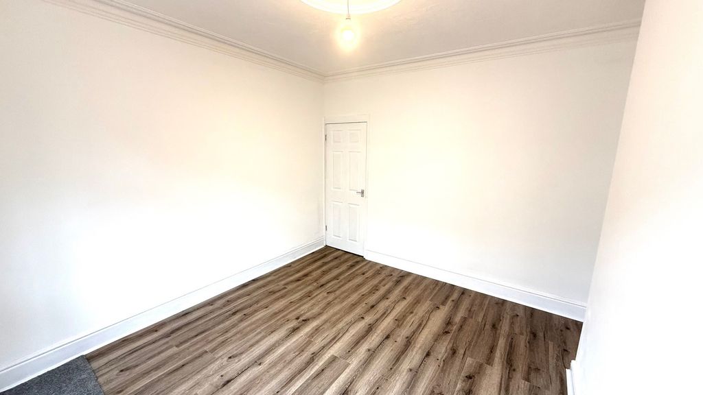 Property photo 3 of 11 Image