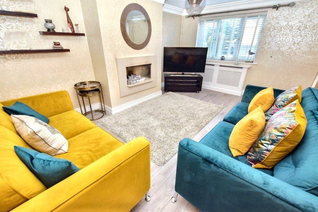 Property photo 2 of 30 Lounge
