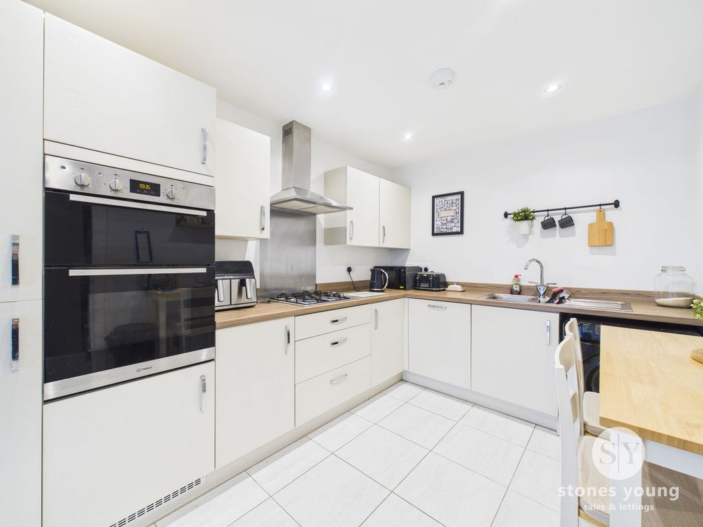 Property photo 3 of 24