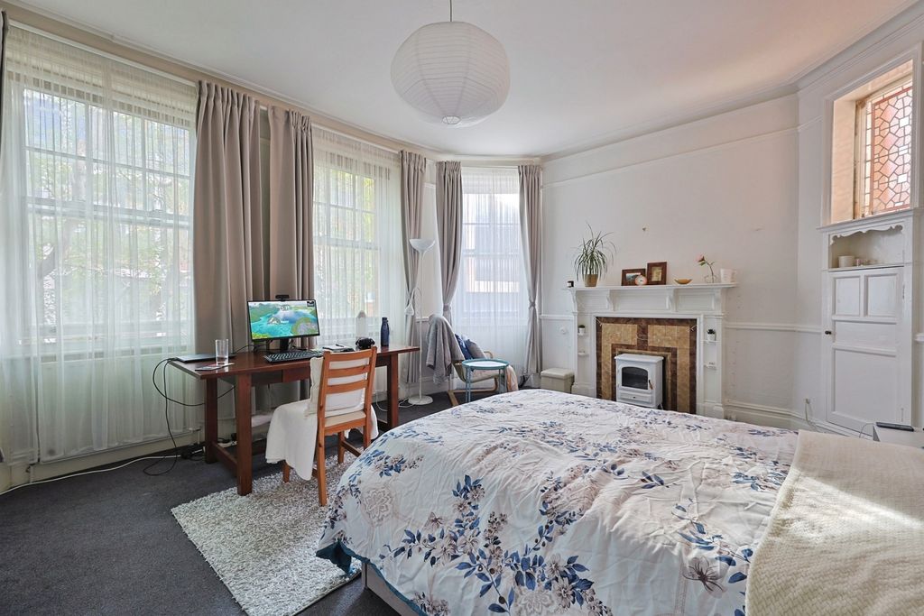 Property photo 3 of 10 Pbox-Img.Jpg