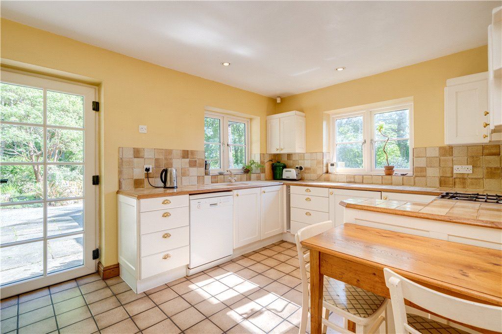 Property photo 2 of 24 Kitchen