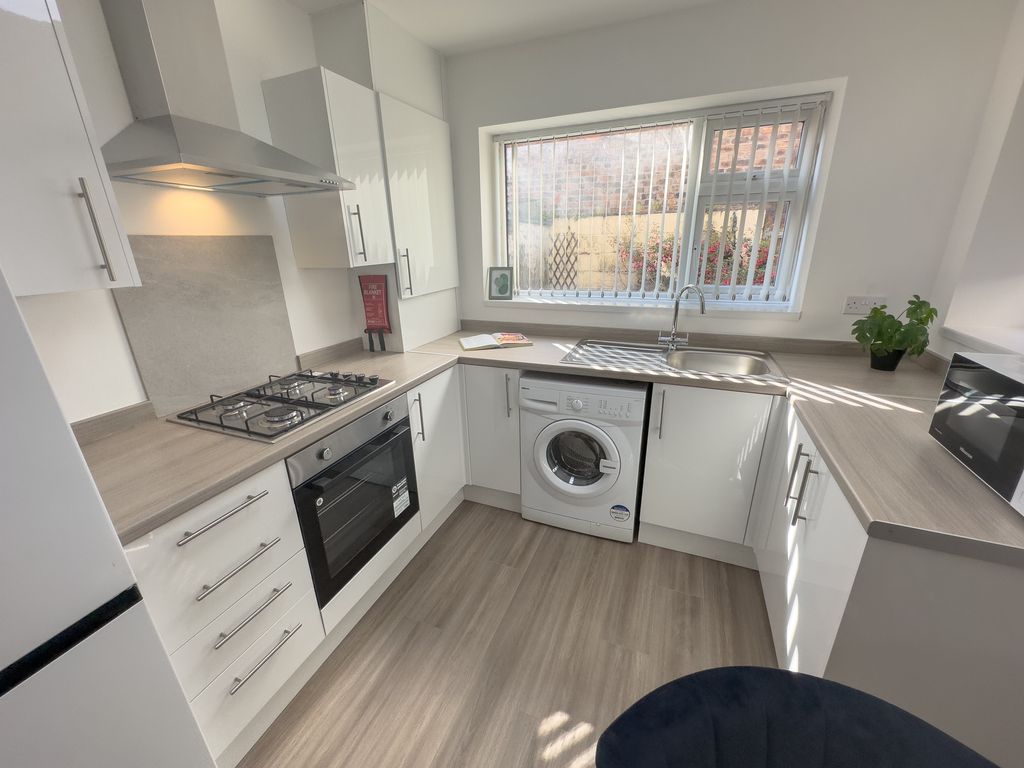 Property photo 1 of 7 4