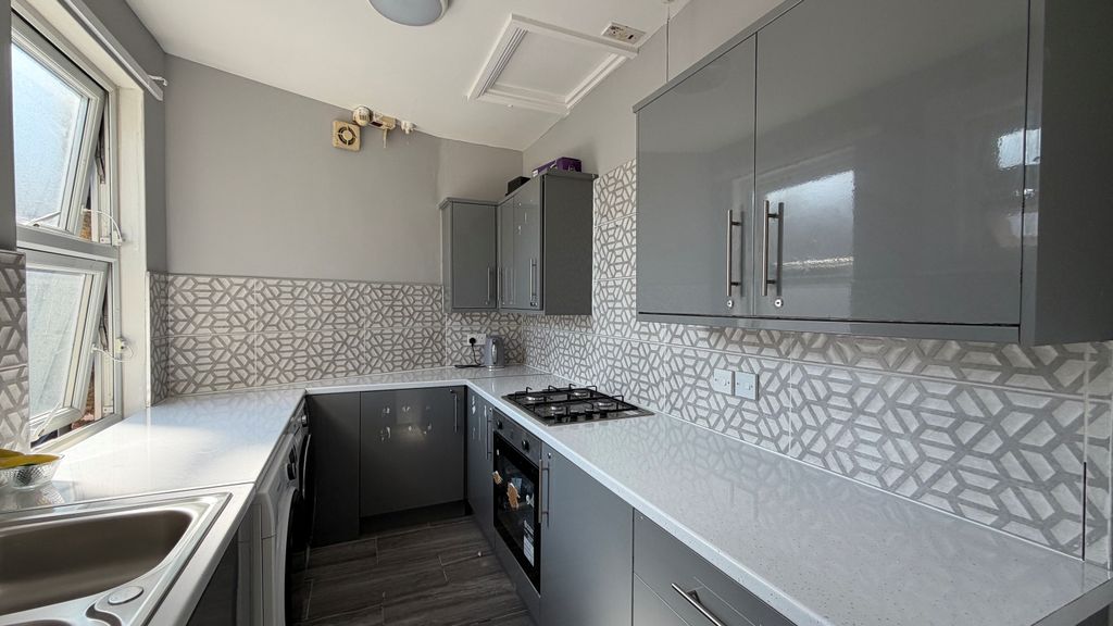 Property photo 3 of 13 Kitchen