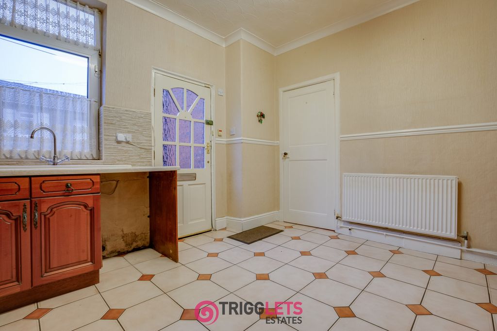 Property photo 3 of 31