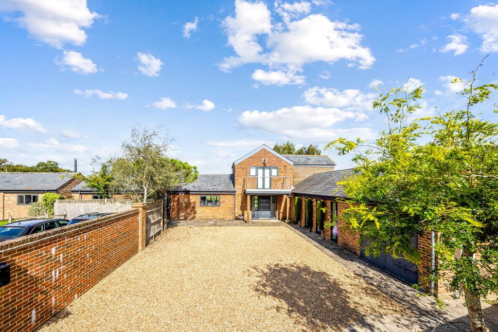 Property photo 2 of 31