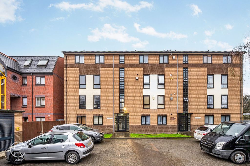 Property photo 3 of 11