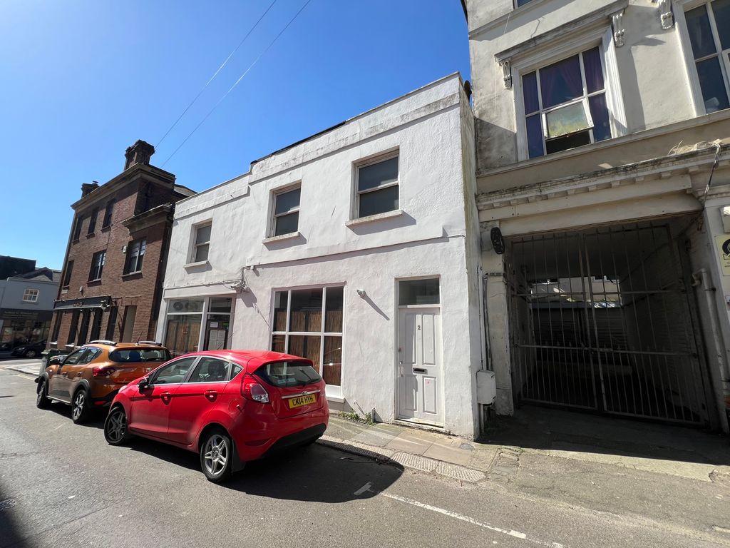 Property photo 1 of 7 Front